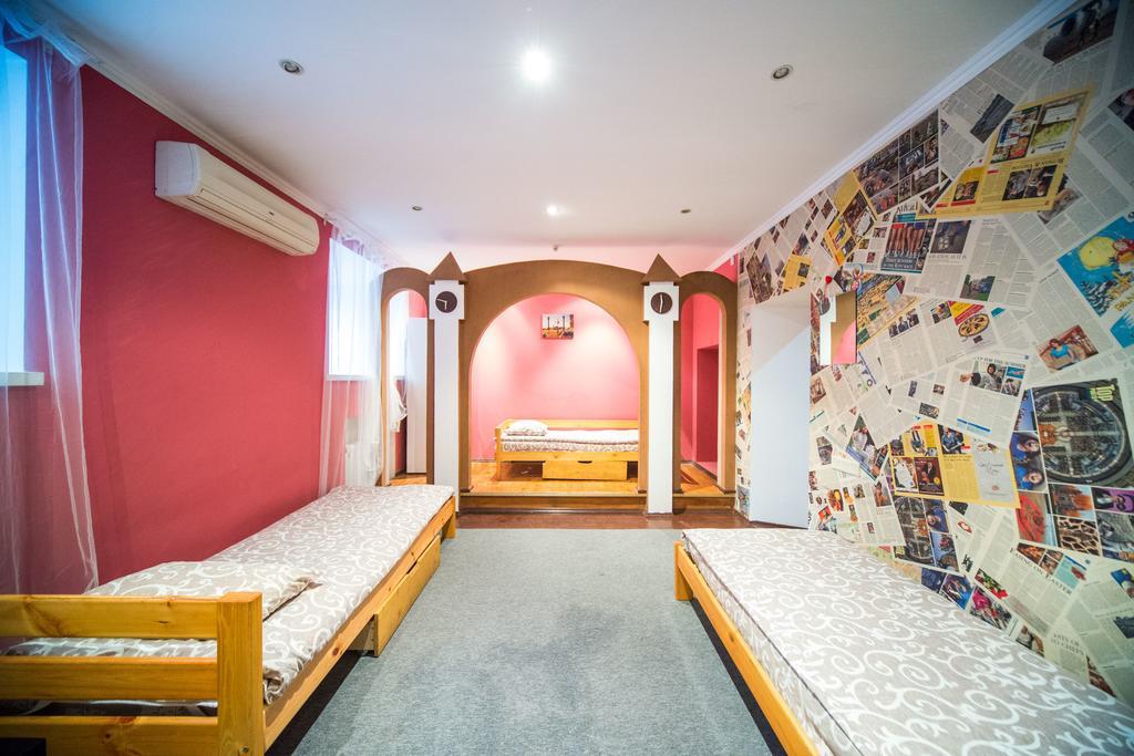 Chemodan Hostel Odessa Exterior foto