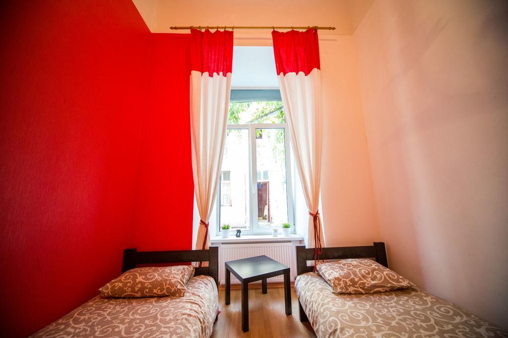 Chemodan Hostel Odessa Exterior foto
