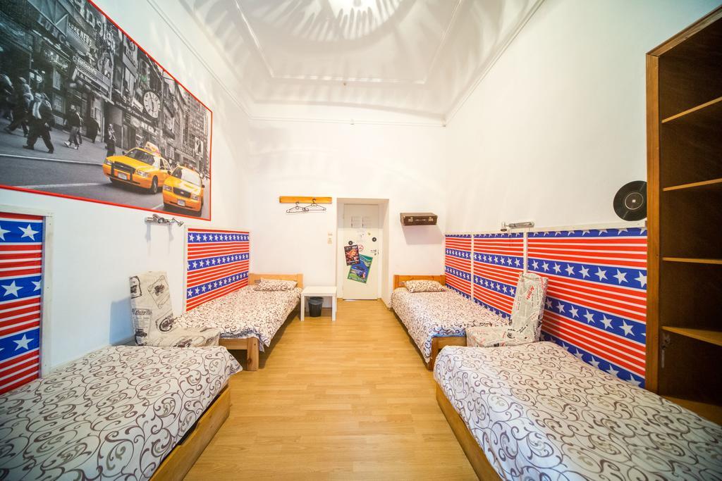 Chemodan Hostel Odessa Exterior foto